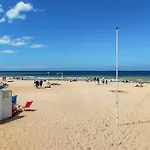 1 Bedroom Cozy Apartment In Oostende